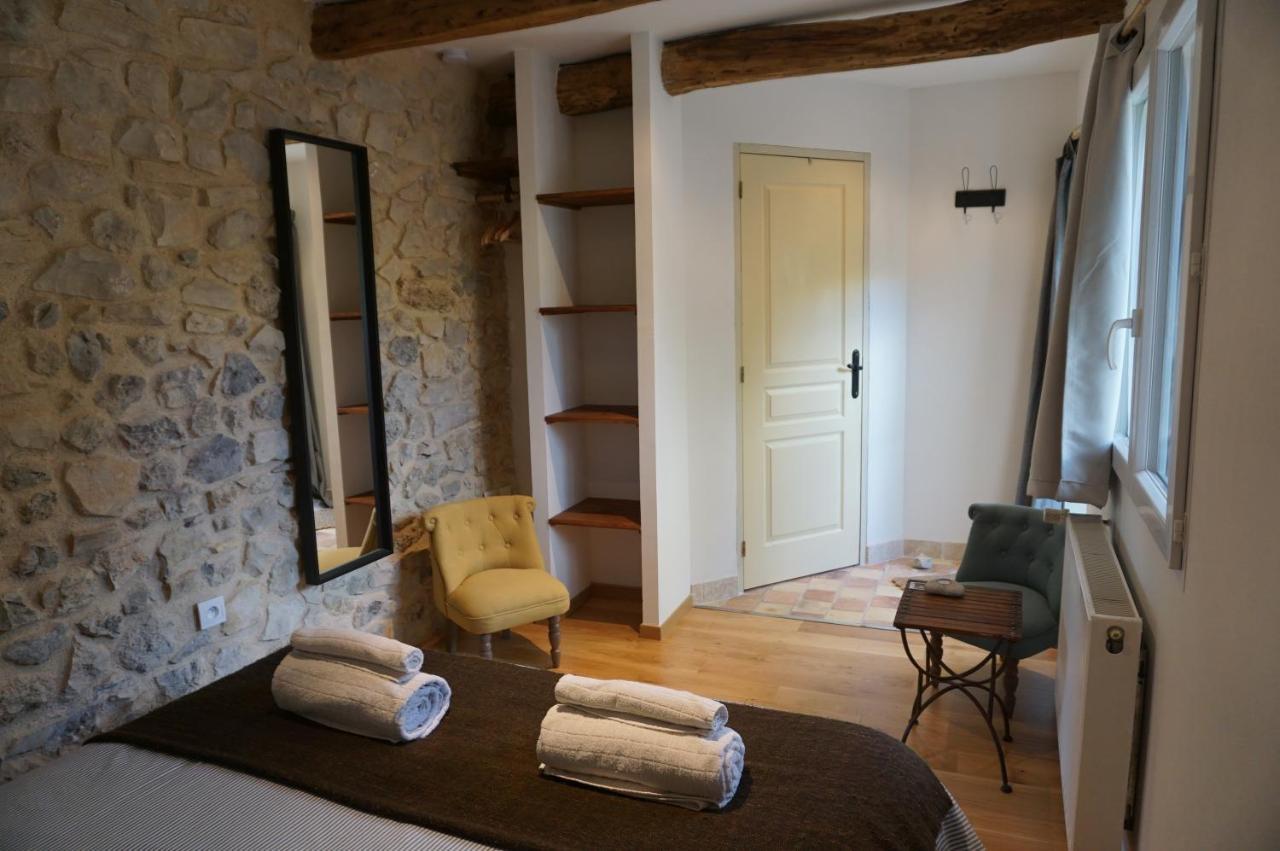 Malia - Chambres D'Hotes & Gite Barret-de-Lioure Экстерьер фото